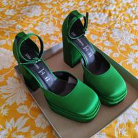 sandalo verde con tacco 