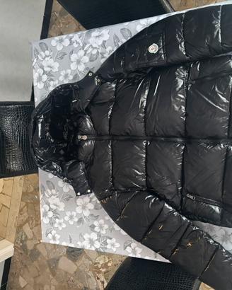 Giacca Moncler modello maya nero lucido