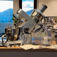 Kenwood Impastatrice Planetaria con accessori.