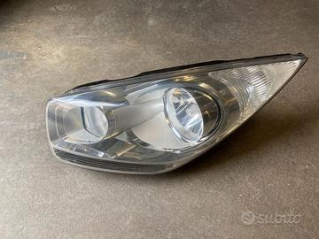 Faro anteriore SX Kia Venga del 2018 (92101-1P000)