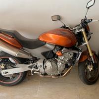 Moto Honda hornet 600