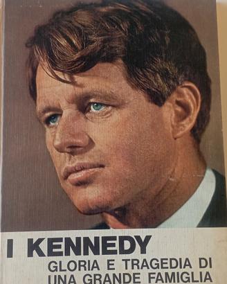 coppia di libri sulla famiglia Kennedy 