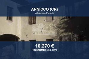 Immobile in asta di 356 m² con più di 5 locali a A