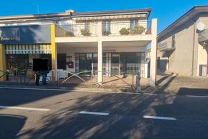 Peseggia - Negozio piano terra posizione centrale
