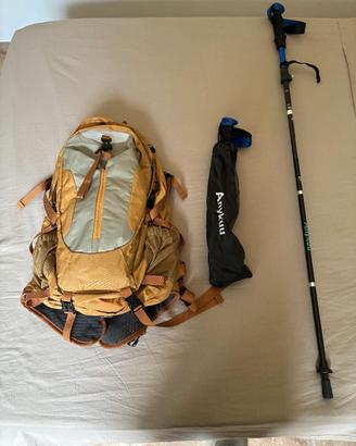 zaino trekking 40 l e bastoncini
