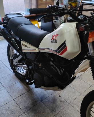 Yamaha xt550