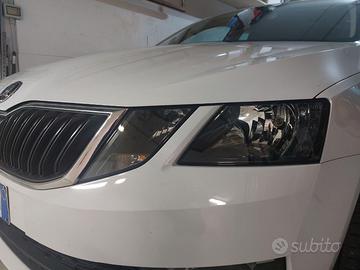 Faro anteriore sinistro Skoda Octavia 2018