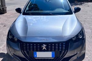 Peugeot 208 anno 2022, con 150.000 km.