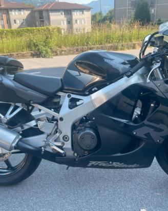 Moto cbr honda 900 rr