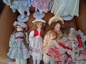 Set di 7 bambole da collezione- ceramica