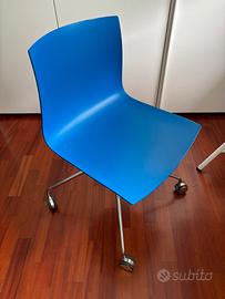 Sedia di design con rotelle “arper”