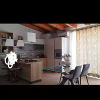 Completa di mobili