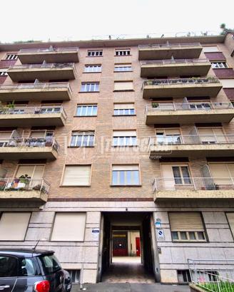 MAGAZZINO IN INTERNO CORTILE