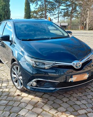 Toyota Auris 1.8 Hybrid Lounge – Top di Gamma