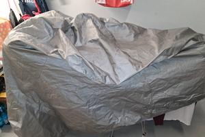 Copritelo scooter pari al nuovo tipo Burghman 250