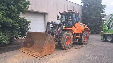 Pala gommata Doosan DL280-5