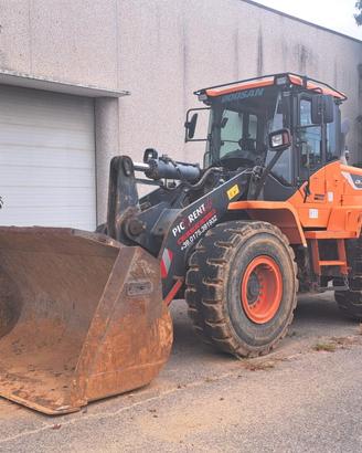 Pala gommata Doosan DL280-5