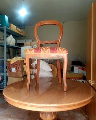 Tavolo e sedie da Salone