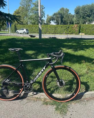 BICI GIANT  GRAVEL/CICLOCROSS