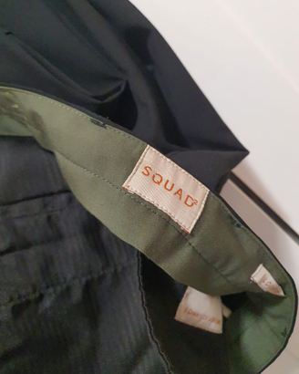 Pantalone nero elegante con piega anteriore