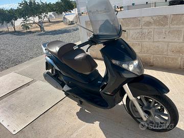 Piaggio Beverly 250