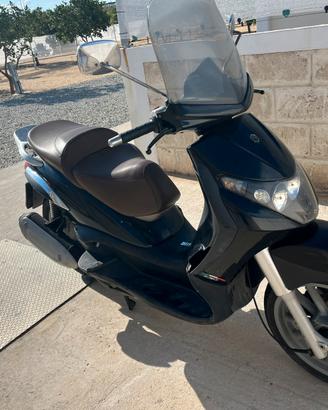 Piaggio Beverly 250