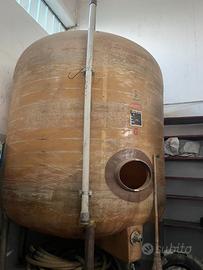 Cisterna vino miele aceto mosto acqua