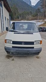 Ricambi Volkswagen Transporter T4 2.4 D del 1998