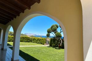 Elegante Villa Bifamiliare sul Mare
