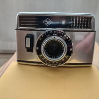 Macchina fotografica AGFA completamente meccanica 