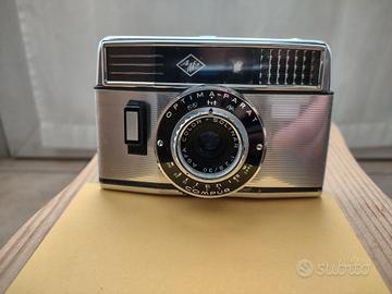 Macchina fotografica AGFA completamente meccanica 
