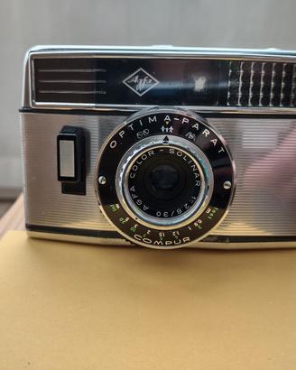 Macchina fotografica AGFA completamente meccanica 