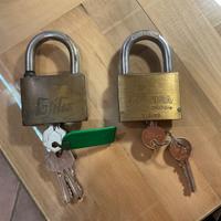 2 lucchetti 10 euro