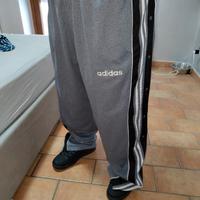 Adidas/ Nike 