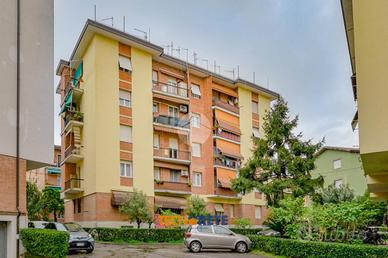 4 LOCALI A LA SPEZIA