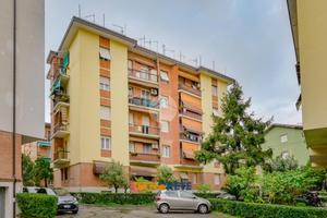 4 LOCALI A LA SPEZIA