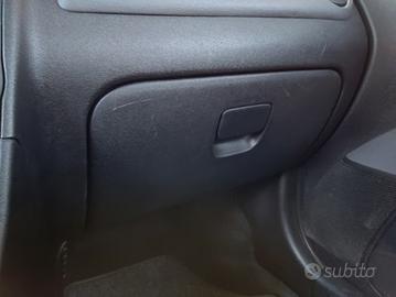 Cassetto portaoggetti HYUNDAI I10 del 2009