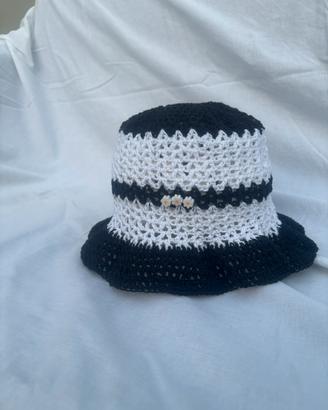 Cappellino a uncinetto fatti a mano