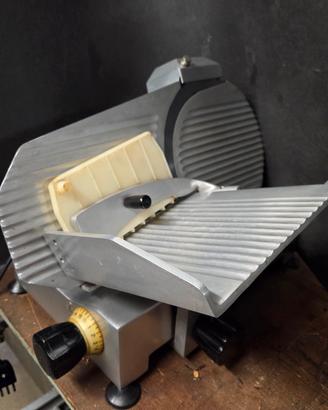 affettatrice inclinata lama 25 cm