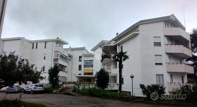 4 LOCALI A CASTROLIBERO