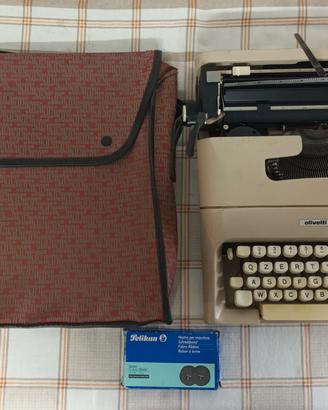 Macchina da scrivere Olivetti mod. Lettera 35