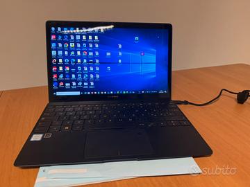 PC ASUS ZenBook 3 UX390 - 12,5’’