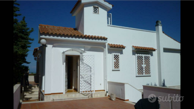 Villa in posizione strategica, tra Monopoli e mare