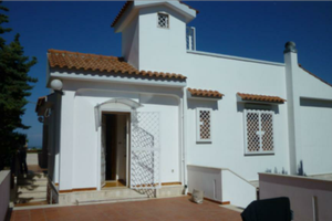 Villa in posizione strategica, tra Monopoli e mare