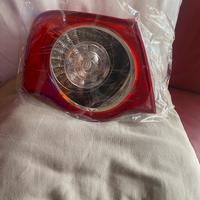 COPPIA DI LUCI POSTERIORI PASSAT B6 BERLINA