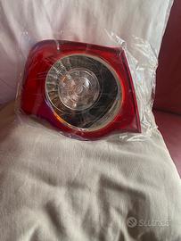 COPPIA DI LUCI POSTERIORI PASSAT B6 BERLINA