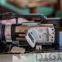 Videocamera semiprofessionale  Canon XM2