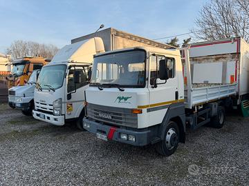 Camion ribaltabile Nissan L70