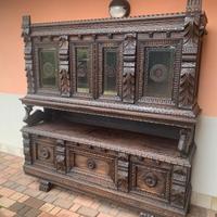 Tavolo credenza 6 sedie tutto lavorato ed intaglia