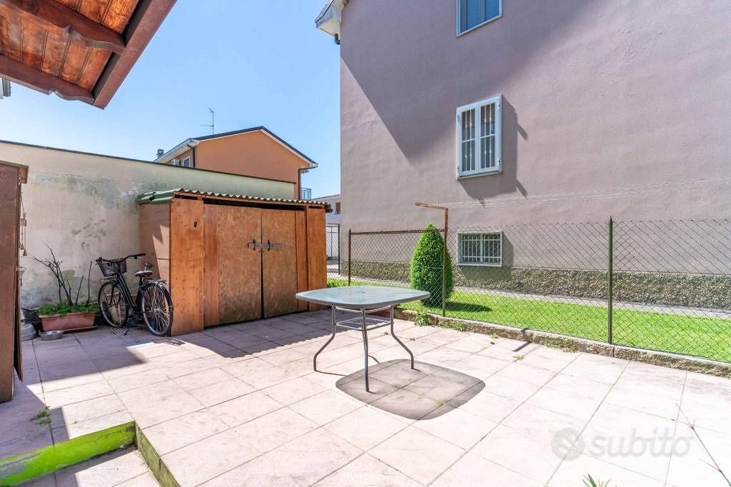 Villa di 186 m² con 4 locali e box auto doppio a C - Altro